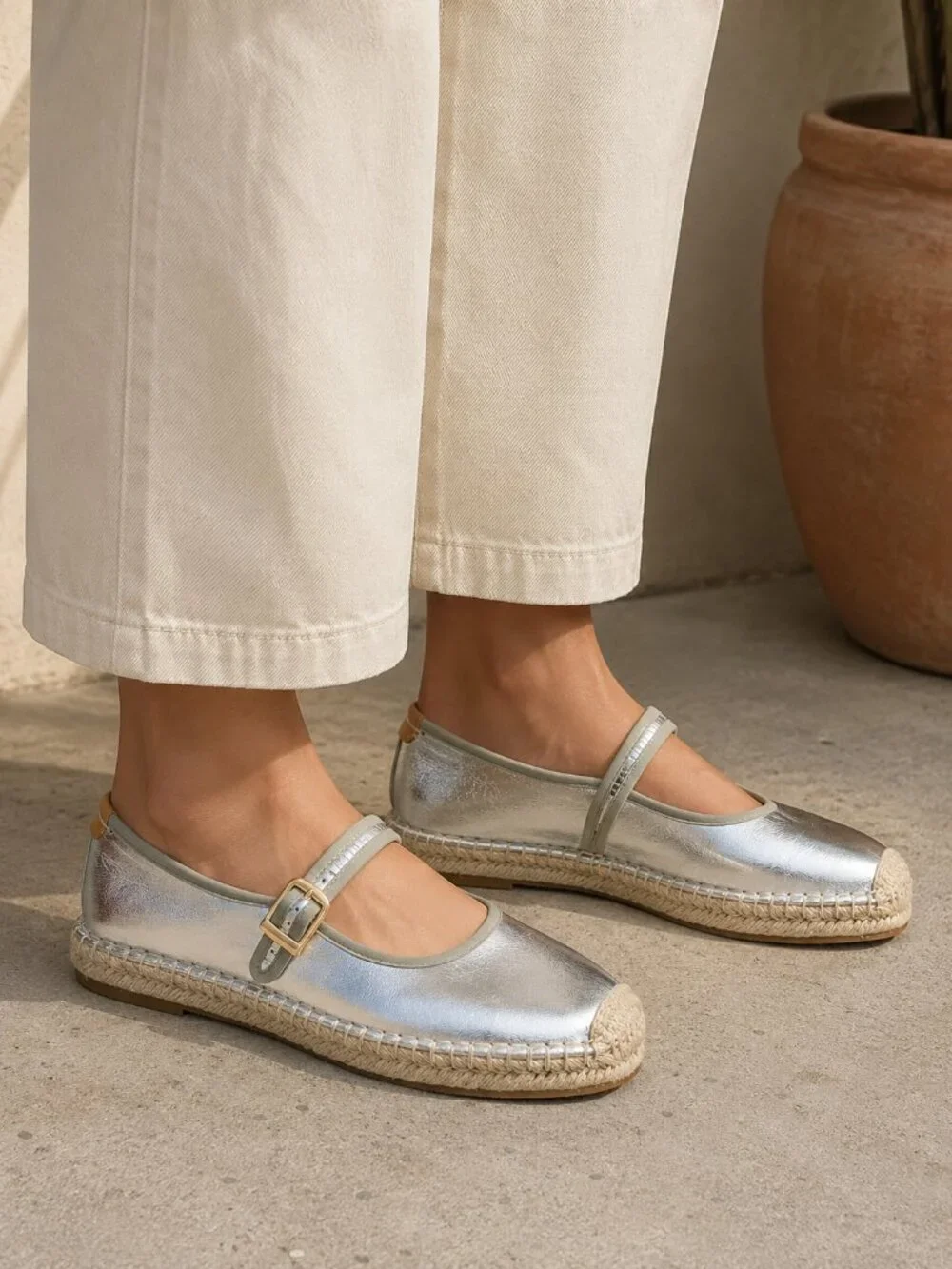 Serra Women's Silver Espadrille Flats Size 10 Closed Toe Adjustable Buckle Shoes